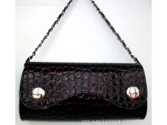 掘金10元以下热销女包 休闲包批发市场分析与渠道指南